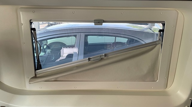 ハイエース キャンピング アクリル二重窓 トイファクトリー エアロー